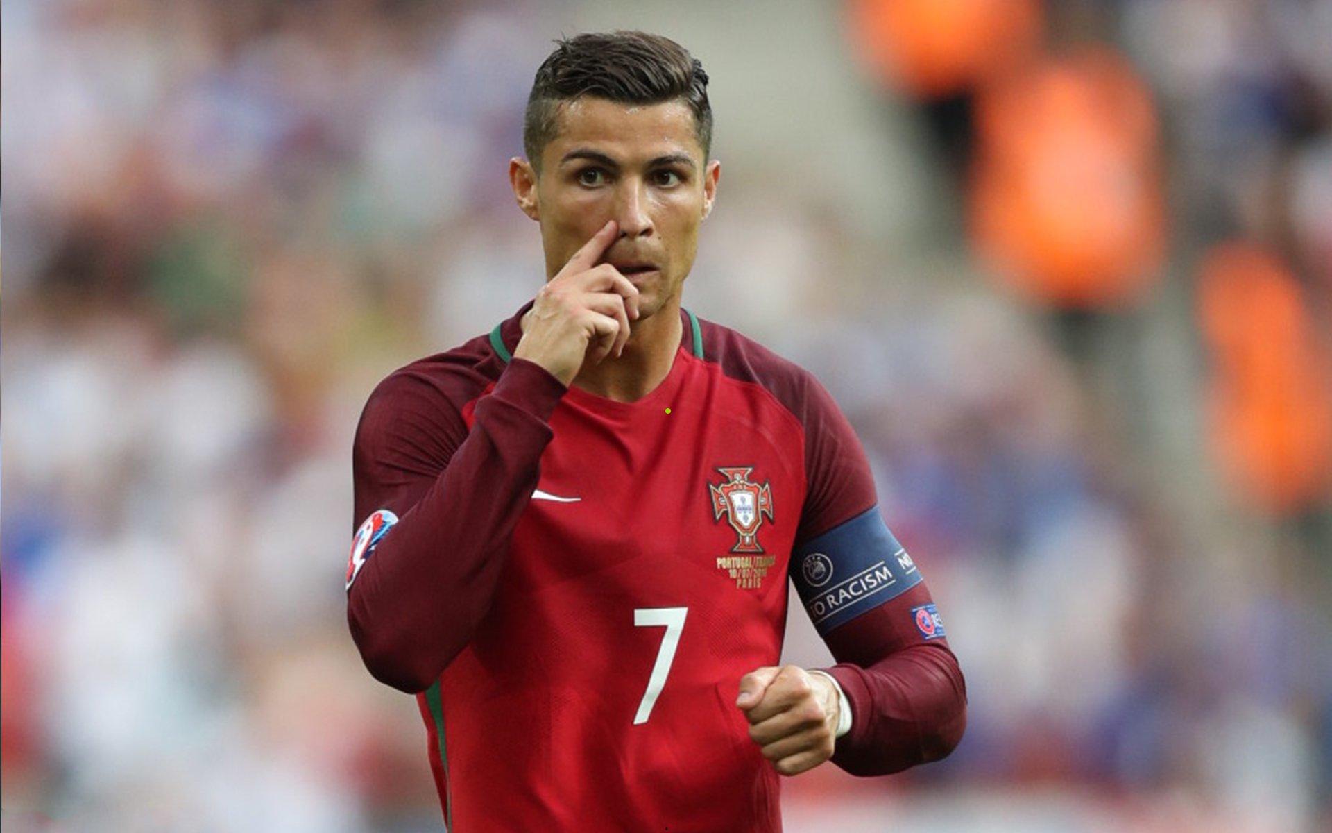 欧冠疯狂夜！卫冕冠军神锋戴帽刷新三大纪录，伯纳乌见证历史